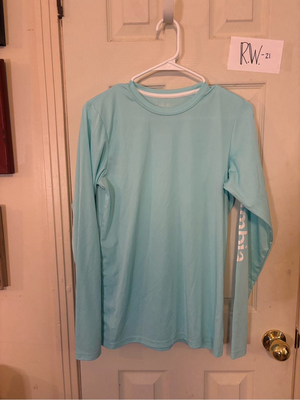 Women’s Long-Sleeve Performance Shirt - Light Blue